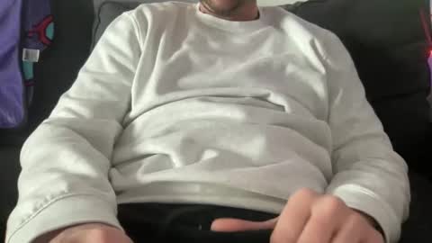 roythegil online show from December 17, 4:11 pm