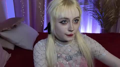 Snapshot of rraffaellka chatting on May 16, 9:35 pm Rraffaellka online show from May 16, 9:35 pm