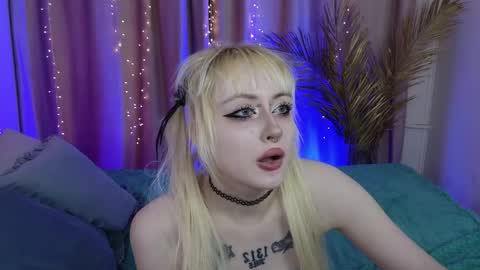 Snapshot of rraffaellka chatting on May 27, 9:56 pm Rraffaellka online show from May 27, 9:56 pm