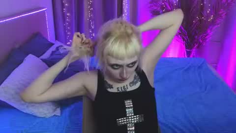 Rraffaellka online show from July 7, 9:30 pm