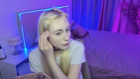 Rraffaellka online show from August 1, 9:57 pm
