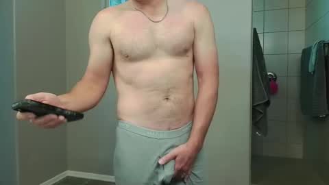 Snapshot of rshaw2891 chatting on April 12, 4:34 pm rshaw2891 online show from April 12, 4:34 pm
