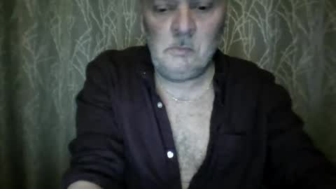 Snapshot of rsl1963 chatting on April 11, 8:29 am rsl1963 online show from April 11, 8:29 am
