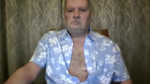 Snapshot of rsl1963 chatting on April 16, 8:15 am rsl1963 online show from April 16, 8:15 am