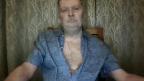 Snapshot of rsl1963 chatting on April 18, 8:07 am rsl1963 online show from April 18, 8:07 am
