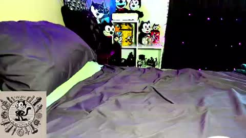 Snapshot of rubenator69 chatting on July 30, 2:43 am Ruben online show from July 30, 2:43 am