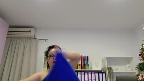 Snapshot of rubiharper chatting on December 16, 3:11 am Rubi online show from December 16, 3:11 am