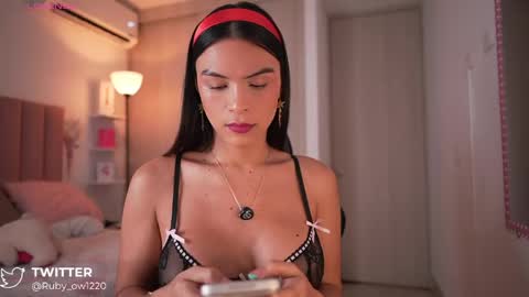 Snapshot of rubioberli chatting on May 28, 2:53 am RubiOberli 9 INCH Guys my blue page is available now online show from May 28, 2:53 am
