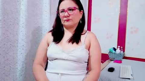 Snapshot of rubiqueens chatting on July 30, 10:25 am RubiQueens online show from July 30, 10:25 am