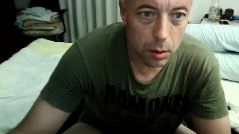 Snapshot of rubito42 chatting on October 15, 11:27 pm rubito42 online show from October 15, 11:27 pm