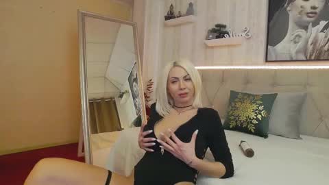  Ruby Divine online show from November 22, 5:17 am