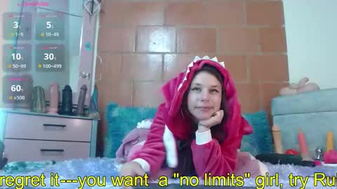 rubyemerald_ online show from March 3, 2:07 am