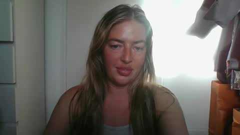 Snapshot of rubyredxxxoxxx chatting on April 4, 6:44 am rubyredxxxoxxx online show from April 4, 6:44 am