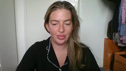 Snapshot of rubyredxxxoxxx chatting on April 11, 8:18 am rubyredxxxoxxx online show from April 11, 8:18 am