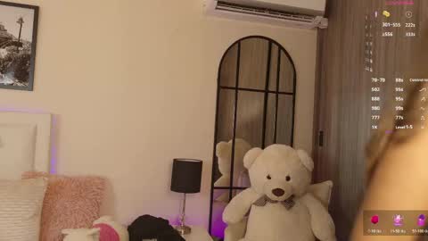 Snapshot of rubyross23 chatting on June 3, 10:37 pm ruby ross online show from June 3, 10:37 pm