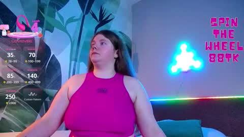 Snapshot of rubyvalen chatting on November 10, 1:04 am Ruby online show from November 10, 1:04 am