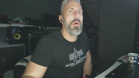 Snapshot of ruffi77 chatting on January 7, 6:48 am Chico que rico Caliente online show from January 7, 6:48 am