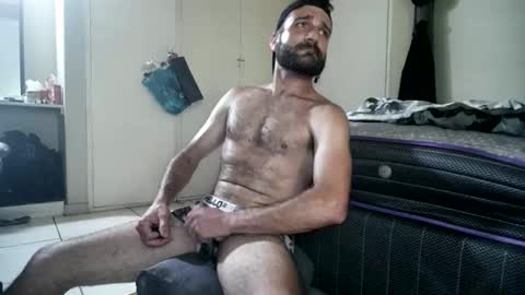 Snapshot of ruggedmadlad chatting on December 22, 1:24 am ruggedmadlad online show from December 22, 1:24 am