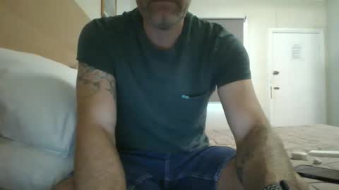 Snapshot of ruinedmyfun chatting on March 31, 6:58 am ruinedmyfun online show from March 31, 6:58 am
