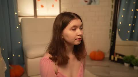 Snapshot of ruminelle chatting on December 19, 12:12 pm Lilith online show from December 19, 12:12 pm