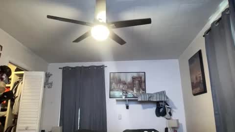 rumriddle555 online show from May 3, 1:17 pm