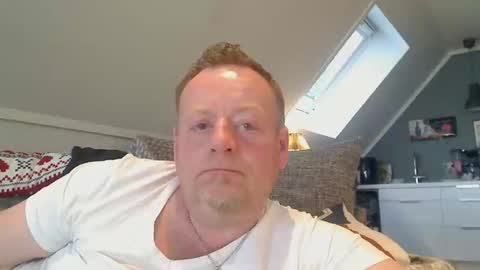 Snapshot of runepetter chatting on May 23, 7:18 pm bignorwegian online show from May 23, 7:18 pm