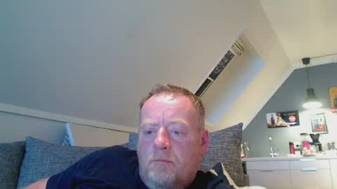 Snapshot of runepetter chatting on July 27, 11:23 pm bignorwegian online show from July 27, 11:23 pm