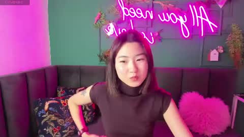 Snapshot of runi_asian chatting on June 19, 1:32 am Runi online show from June 19, 1:32 am