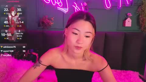 Snapshot of runi_asian chatting on July 15, 1:33 am Runi online show from July 15, 1:33 am