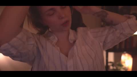 Snapshot of running_with_the_wolves chatting on November 15, 10:37 pm Elena online show from November 15, 10:37 pm