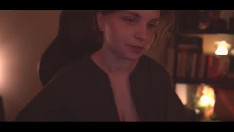 Snapshot of running_with_the_wolves chatting on December 16, 10:48 pm Elena online show from December 16, 10:48 pm