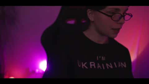 Snapshot of running_with_the_wolves chatting on February 23, 10:51 pm Elena online show from February 23, 10:51 pm