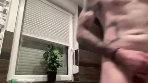 Snapshot of runxx96355 chatting on December 15, 5:12 am run online show from December 15, 5:12 am