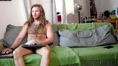 Snapshot of rusbigpaul chatting on May 19, 6:09 am Paul online show from May 19, 6:09 am