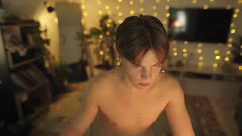 rusbradpitt online show from May 26, 3:19 pm