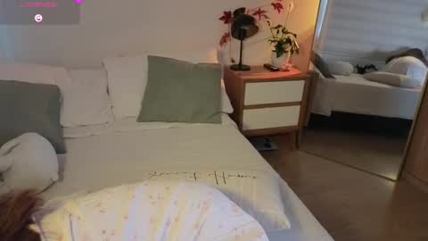 Snapshot of russcurley chatting on November 24, 6:40 pm Lorenn online show from November 24, 6:40 pm