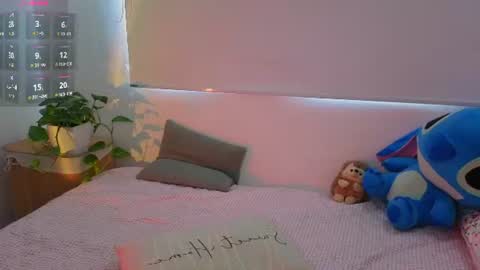 Snapshot of russcurley chatting on July 13, 9:17 pm Lorenn online show from July 13, 9:17 pm