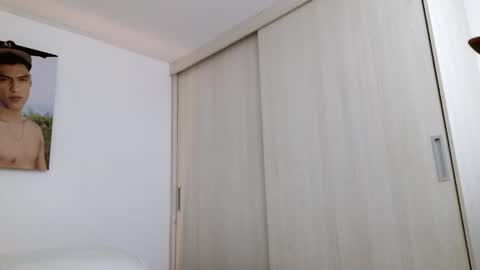  R U S S E L L  online show from November 5, 11:54 am