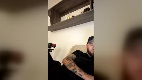 Snapshot of russo_fox chatting on May 7, 2:28 am russo_fox online show from May 7, 2:28 am