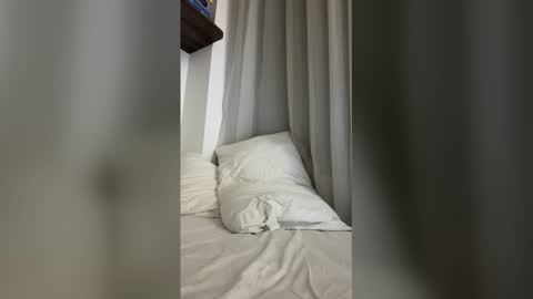 Snapshot of russo_fox chatting on May 25, 11:55 pm russo_fox online show from May 25, 11:55 pm