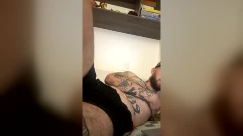 Snapshot of russo_fox chatting on June 19, 3:11 am russo_fox online show from June 19, 3:11 am