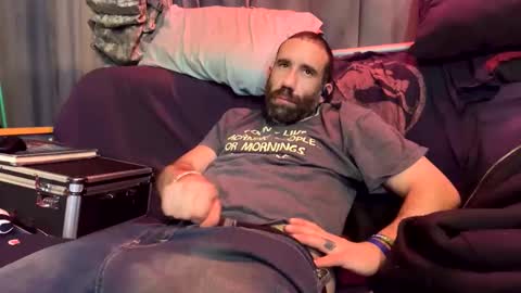 Snapshot of rusty_ambitions chatting on February 2, 12:20 am rusty_ambitions online show from February 2, 12:20 am