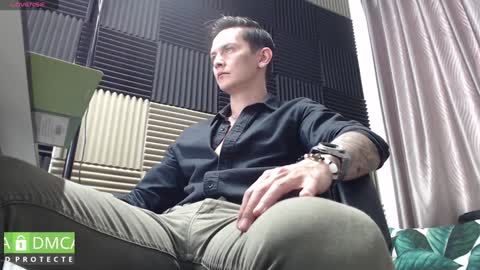 Snapshot of rustynf1tz chatting on January 26, 3:06 am MillionDollarGuy online show from January 26, 3:06 am