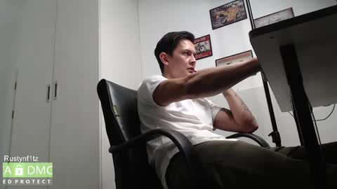 Snapshot of rustynf1tz chatting on February 17, 5:58 am MillionDollarGuy online show from February 17, 5:58 am