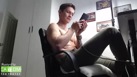 Snapshot of rustynf1tz chatting on February 17, 12:16 pm MillionDollarGuy online show from February 17, 12:16 pm