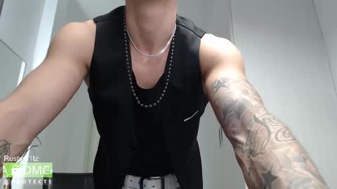 Snapshot of rustynf1tz chatting on February 19, 3:28 am MillionDollarGuy online show from February 19, 3:28 am