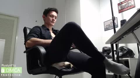 Snapshot of rustynf1tz chatting on February 27, 9:43 am MillionDollarGuy online show from February 27, 9:43 am