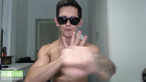 Snapshot of rustynf1tz chatting on September 18, 6:43 pm MillionDollarGuy online show from September 18, 6:43 pm