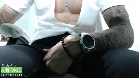 Snapshot of rustynf1tz chatting on October 4, 4:43 am MillionDollarGuy online show from October 4, 4:43 am