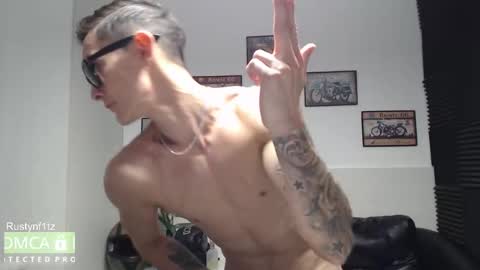 Snapshot of rustynf1tz chatting on October 28, 5:11 am MillionDollarGuy online show from October 28, 5:11 am